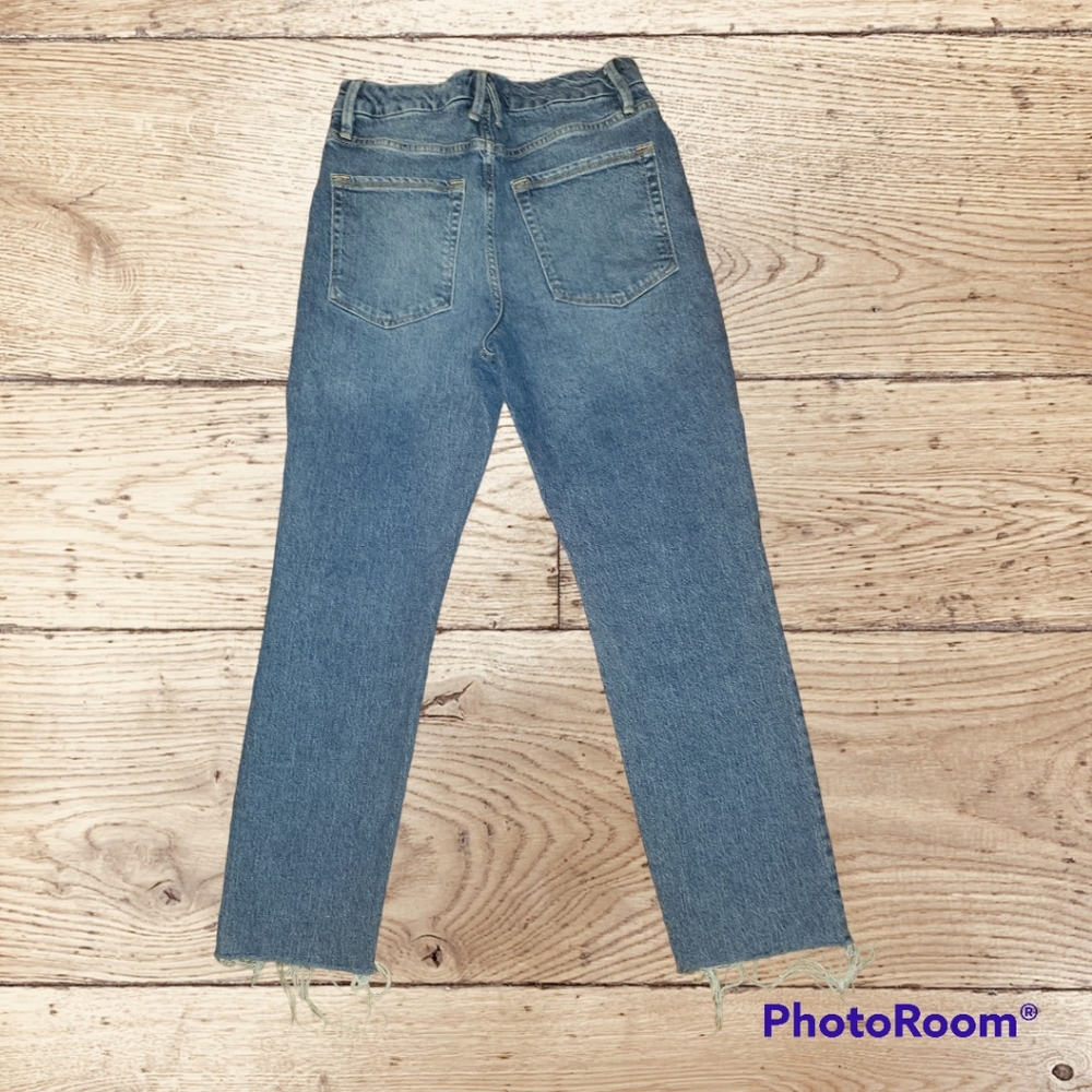 EUC Good American [style:GCRH0867FT-B940] Good crop raw hem slim jeans